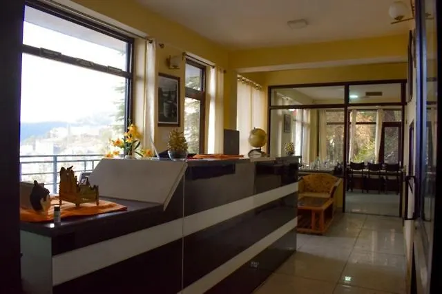 Bed and Breakfast The Ivory Pine Šimla 0*,  Indie